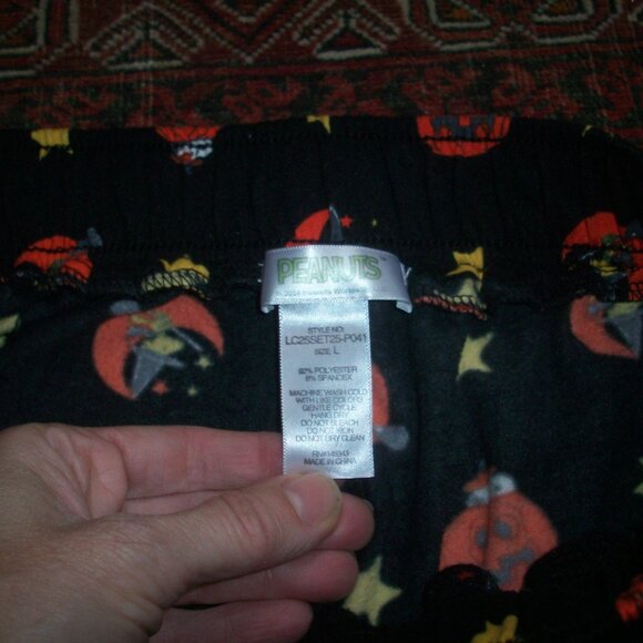 Women's Peanuts Snoopy Woodstock Halloween Pajama Bottoms Short L Excellent Cond - Picture 3 of 5